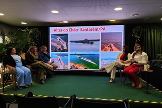 Painel destacou vulnerabilidade sazonal e mudanças climáticas em destinos turísticos